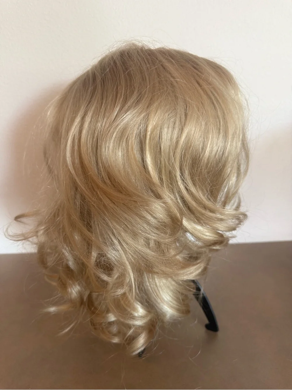 Envy Curly Blonde Short Wig by (unspecified) - Light Blonde